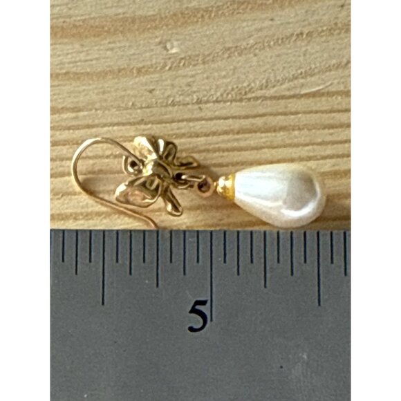 Elegant Pearl Teardrop Dangle Earrings With Gold Bow Accent - Picture 3 of 3